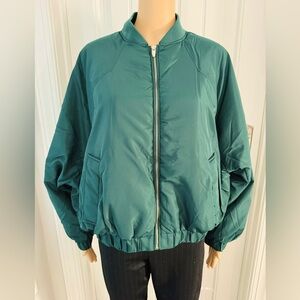 Cool New Look size M hunter green drop sleeve zip front puffy coat NWT